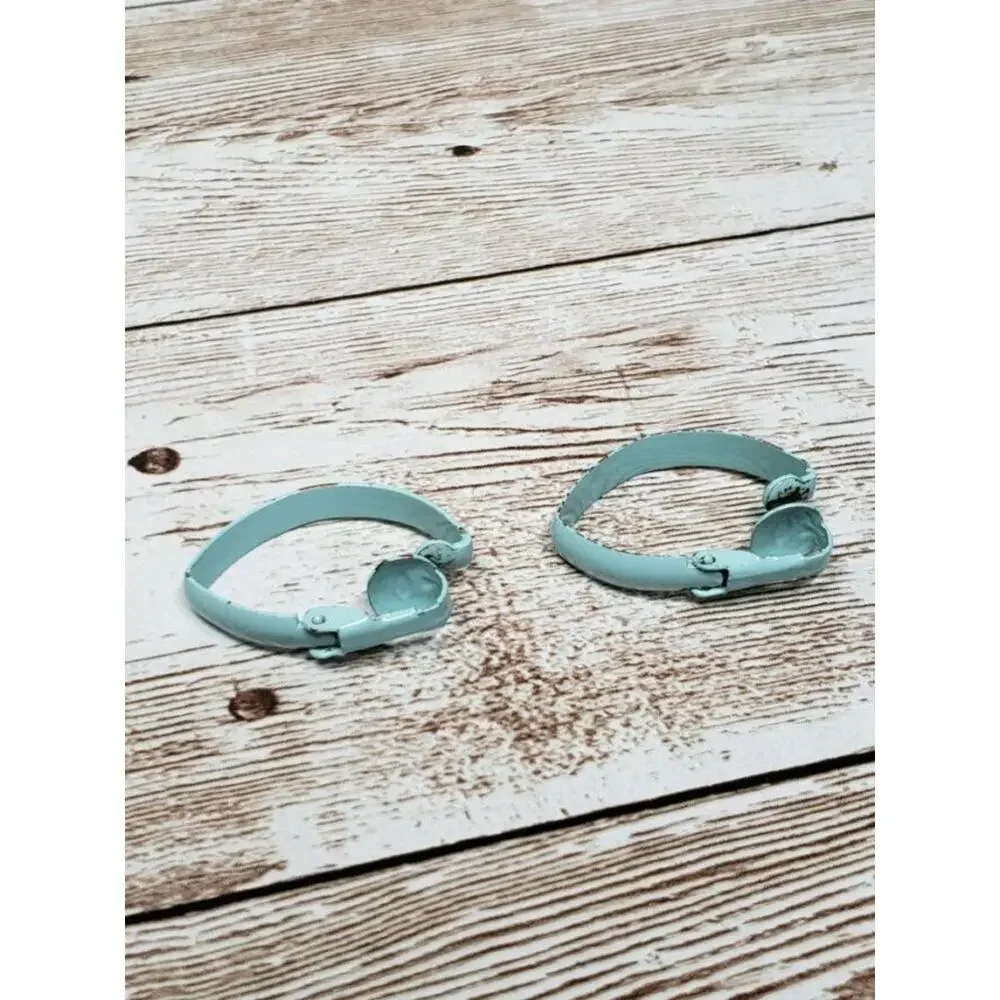 Vintage clip earrings